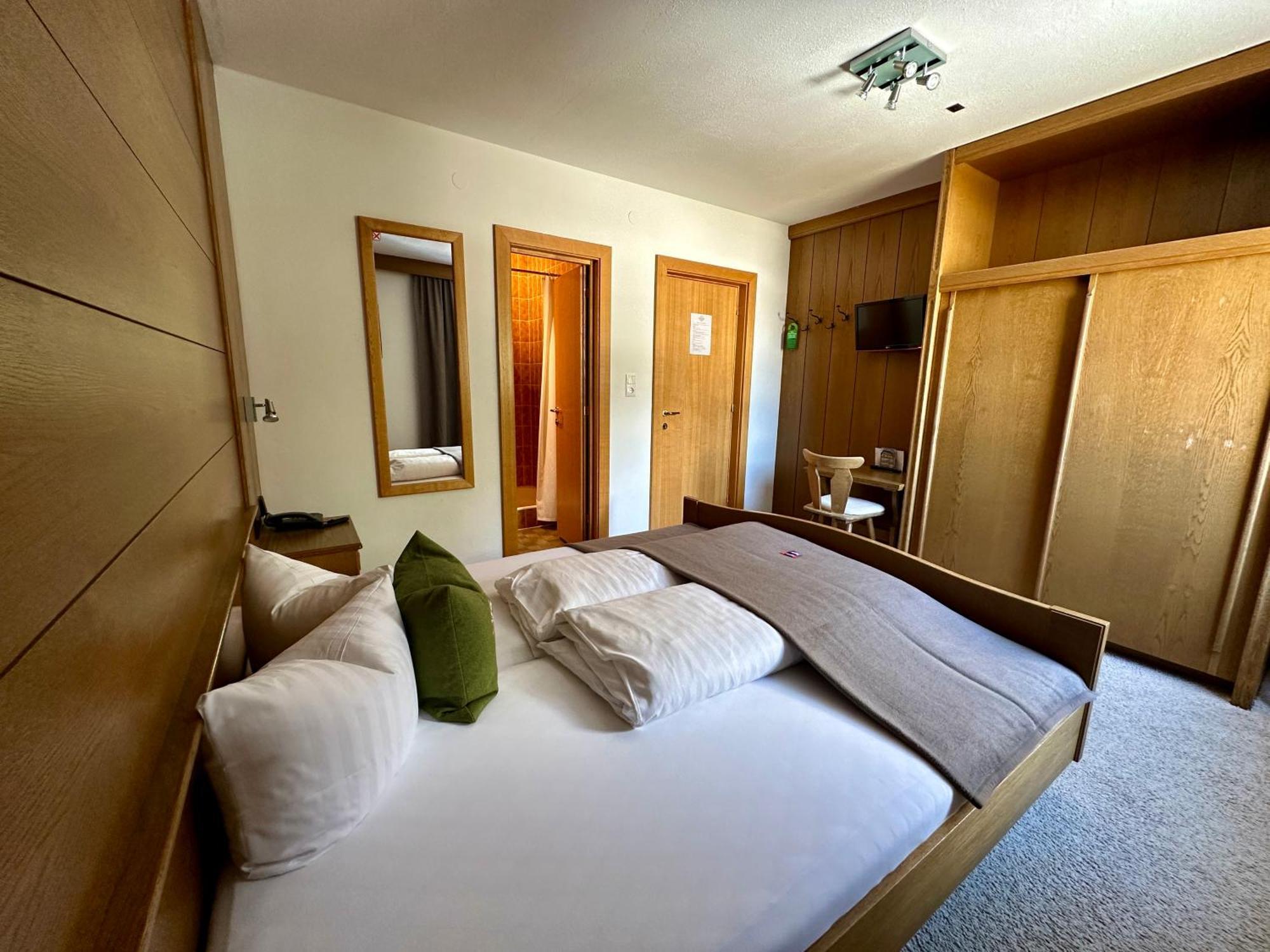 Hotel Zirbenhof Санкт Леонард им Пицтал Стая снимка