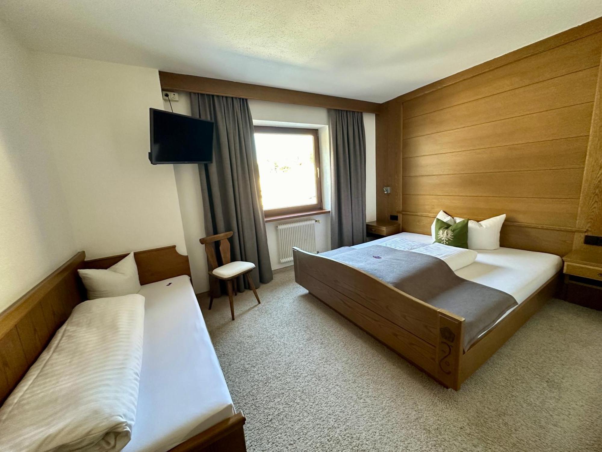 Hotel Zirbenhof Санкт Леонард им Пицтал Стая снимка