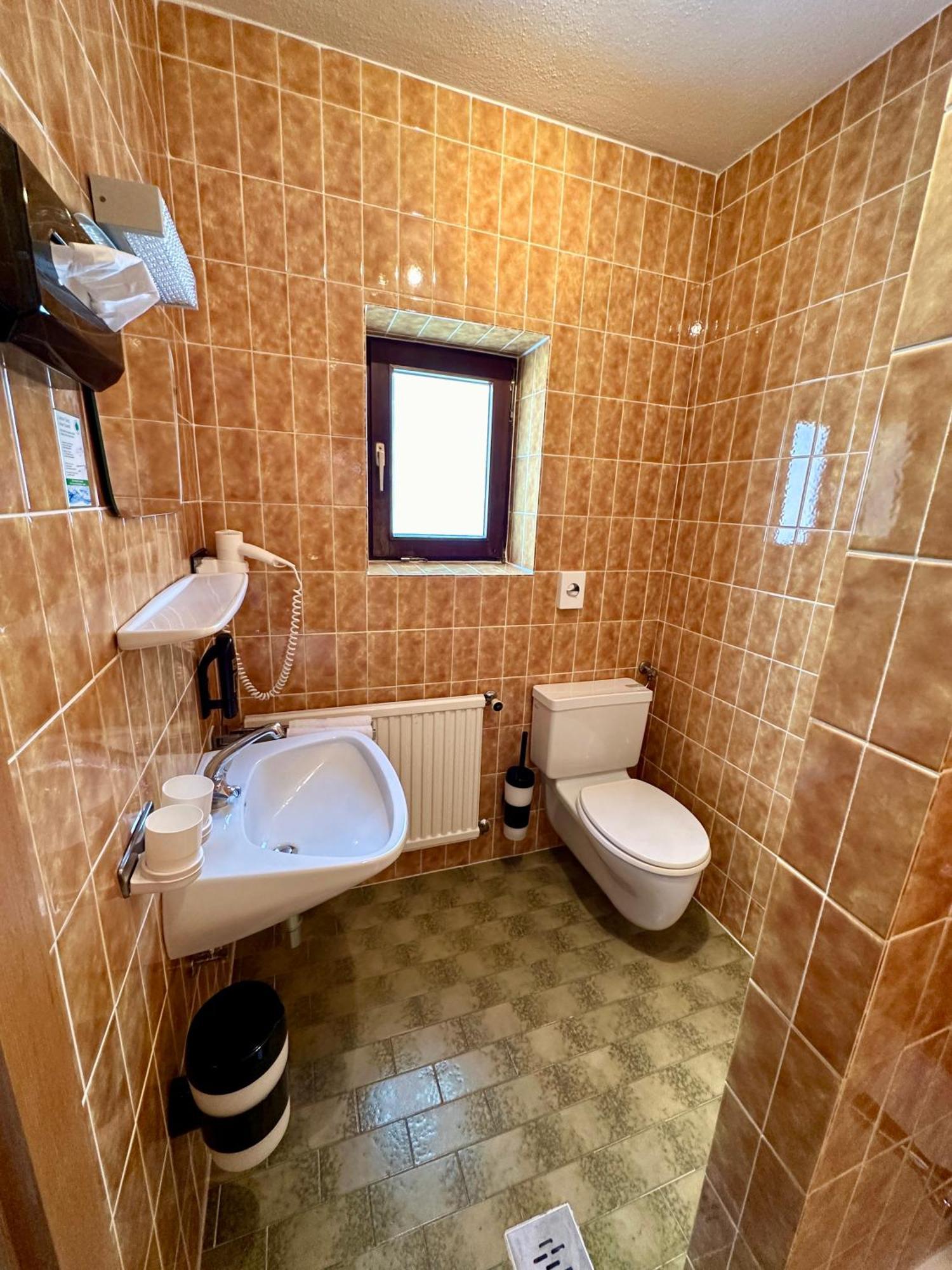 Hotel Zirbenhof Санкт Леонард им Пицтал Стая снимка