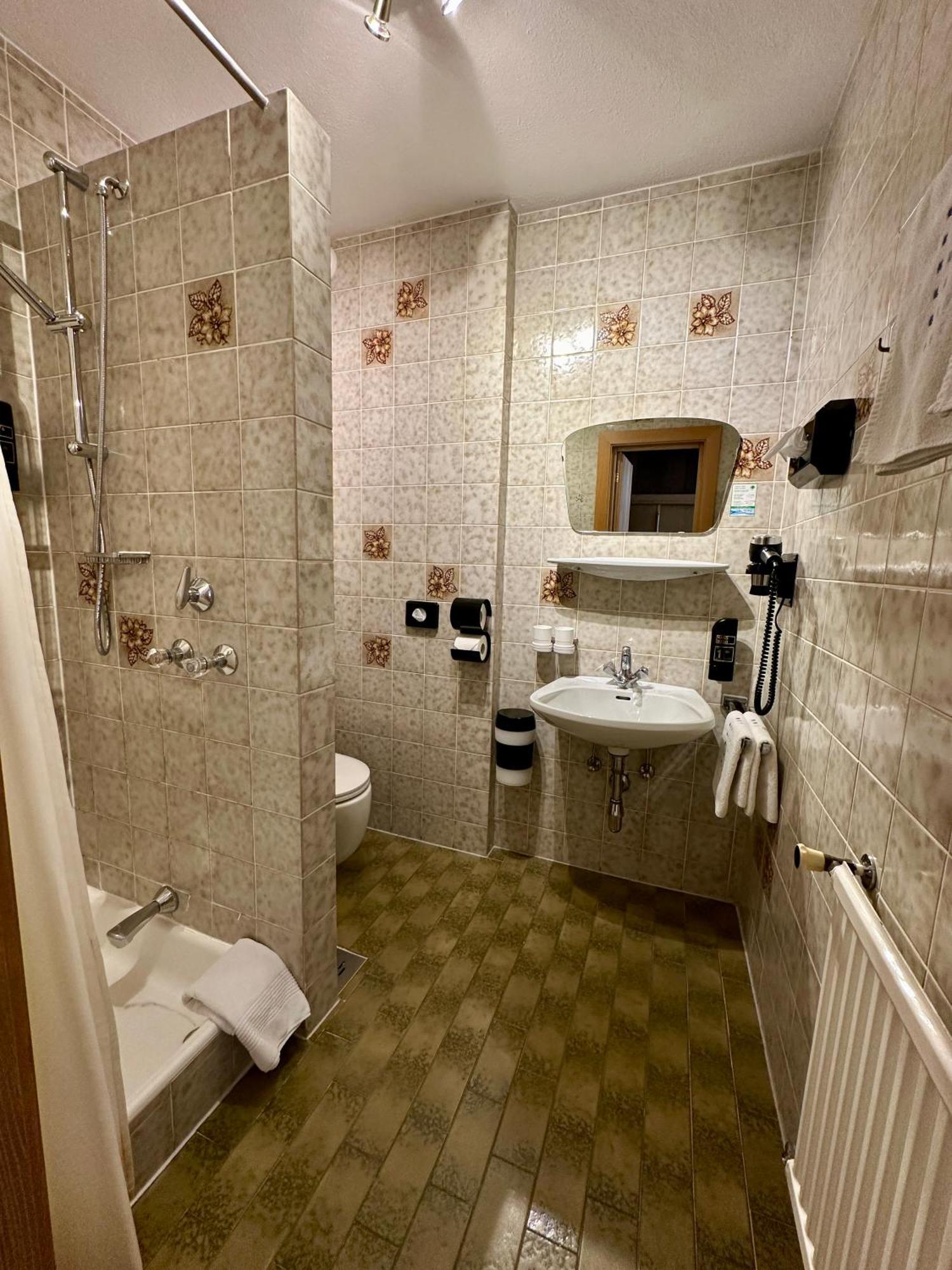 Hotel Zirbenhof Санкт Леонард им Пицтал Стая снимка