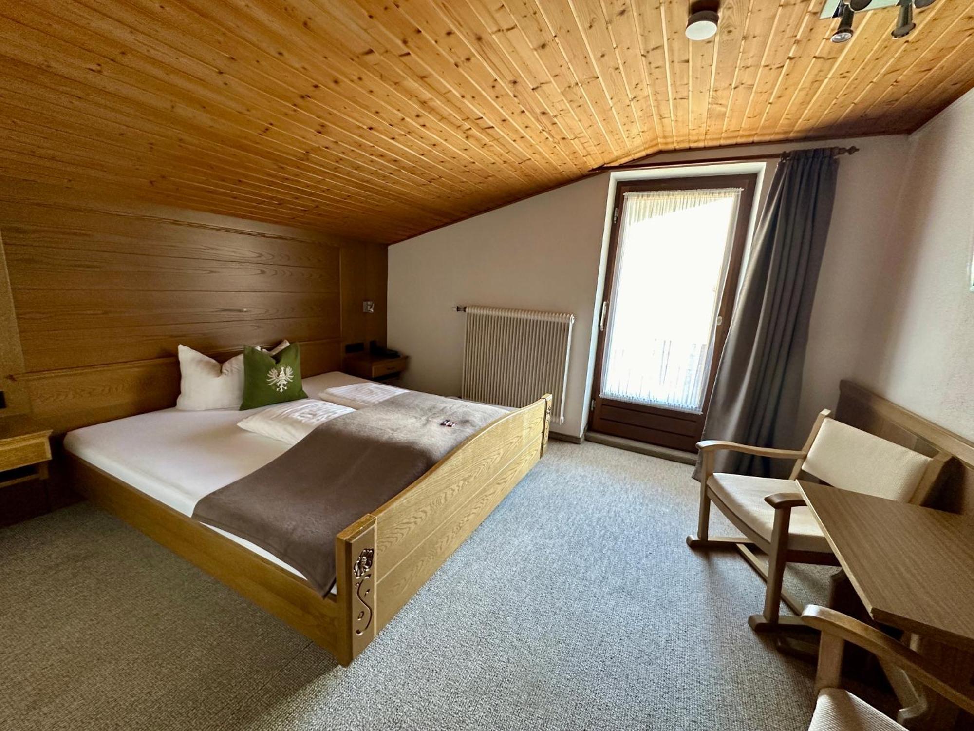 Hotel Zirbenhof Санкт Леонард им Пицтал Стая снимка